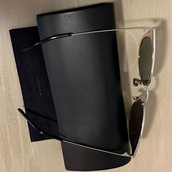 ❤️SOLD❤️Saint Laurent Metal SLVR Mirror Sunglasses - Picture 5 of 11